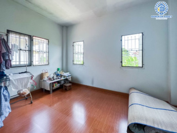 *****บ้านแฝดมือสองนนทบุรี ม.บุรีรมย์ วงแหวนฯ-ปิ่นเกล้า (ซ.วัดพระเงิน) เนื้อที่ 36.3 ตร.ว. ฟังก์ชัน 3 ห้องนอน 2 ห้องน้ำ 1 ที่จอดรถ บ้านต่อเติมครัวแล้ว บนทำเลดี ใกล้เซ็นทรัลเวสต์เกต, รถไฟฟ้าสายสีม่วง "สถานีตลาดบางใหญ่" และทางด่วน "ศรีรัช" ในราคาสุดพิเศษ!